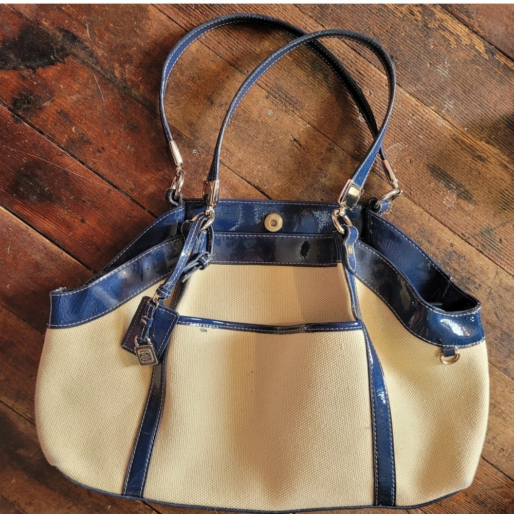 Liz Claiborne Navy Blue Patent Trim Cream Canvas Shoulder Bag Tote Padlock Charm